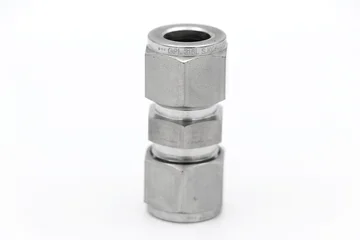 31560